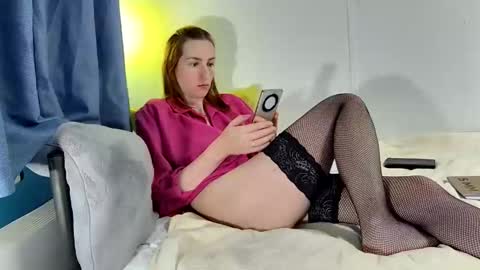 Snapshot of leila_cam18 chatting on 4, 11, 2025 Leila online show from 4, 11, 2025