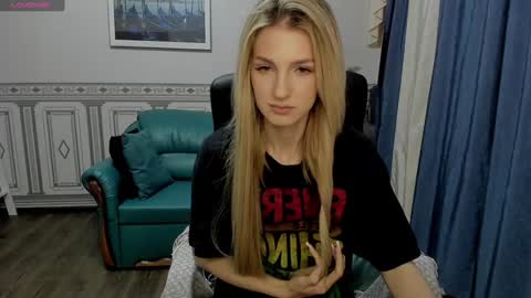 Snapshot of leila_morriss chatting on 2, 12, 2024 Leila Morriss online show from 2, 12, 2024