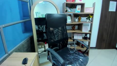 Leila online show from 31, 10, 2025