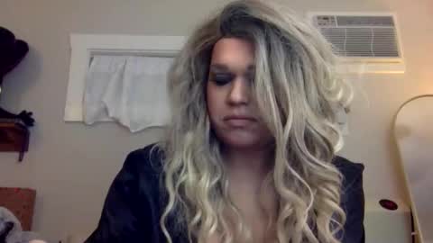 Snapshot of lemonkuilt chatting on 4, 1, 2025 Jennifer online show from 4, 1, 2025