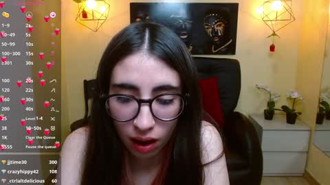 Snapshot of lena_roses chatting on 28, 1, 2025 Lena online show from 28, 1, 2025