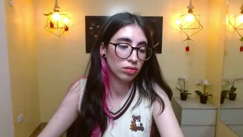 Snapshot of lena_roses chatting on 2, 3, 2025 Lena online show from 2, 3, 2025