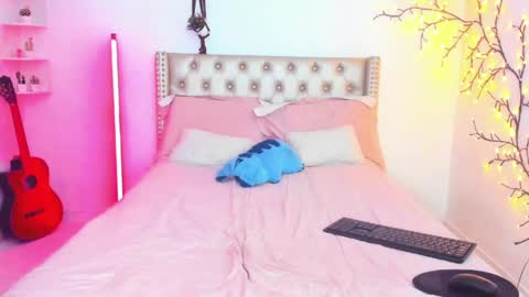 Lena  online show from 11, 4, 2026