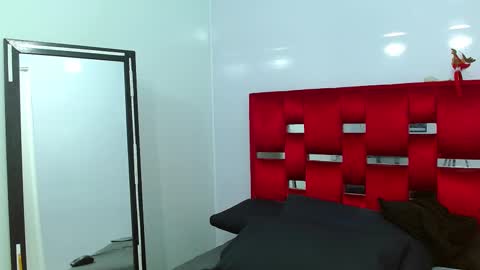 Snapshot of leo_morris chatting on 4, 1, 2025 leo_morris online show from 4, 1, 2025