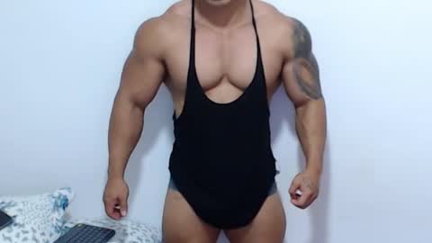 Snapshot of leo_muscleboy chatting on 7, 5, 2026 Leo online show from 7, 5, 2026