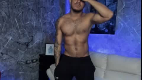 Leo independent model online show from 5, 2, 2026