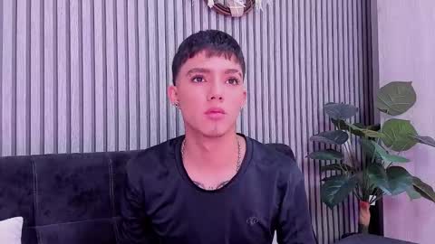 Snapshot of leohard_ chatting on 10, 1, 2026 leohard_ online show from 10, 1, 2026