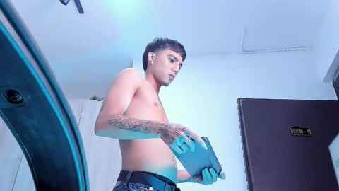 Snapshot of leohard_ chatting on 15, 1, 2026 leohard_ online show from 15, 1, 2026