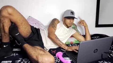 Snapshot of leohot24 chatting on 4, 1, 2025 leo online show from 4, 1, 2025