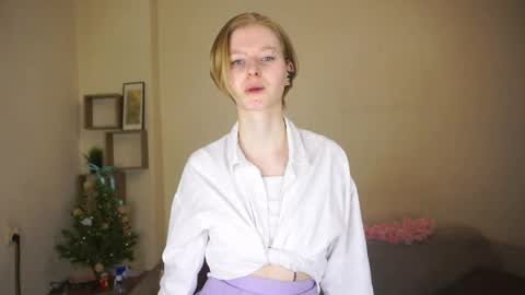 Hello Im Roxy Im just starting my journey here so lets get acquainted online show from 24, 3, 2026