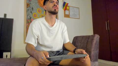 Snapshot of leoliciousss chatting on 12, 2, 2025 Leo online show from 12, 2, 2025