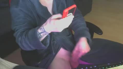 Snapshot of leon_97 chatting on 11, 12, 2024 Lele 97 online show from 11, 12, 2024