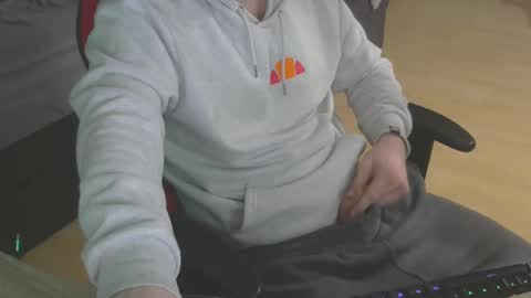 Snapshot of leon_97 chatting on 6, 2, 2025 Lele 97 online show from 6, 2, 2025