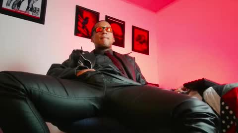 Lenardo jaramillo online show from 13, 11, 2025