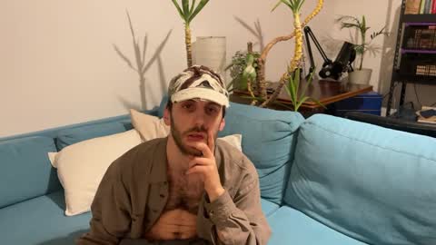 Leon online show from 1, 2, 2025