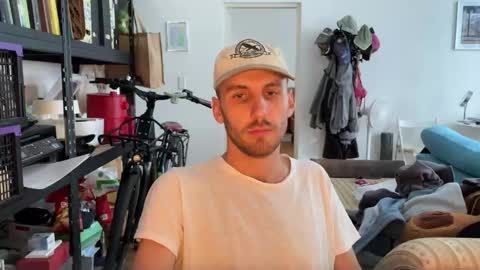 Leon online show from 9, 10, 2025