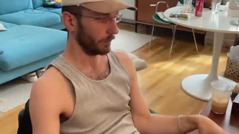 Leon online show from 7, 7, 2026