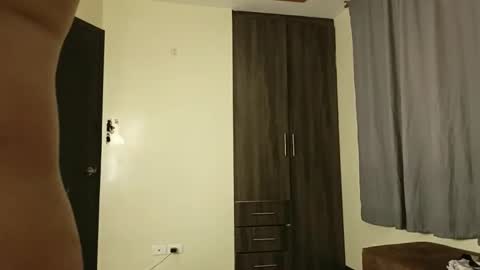 Snapshot of leosroom chatting on 5, 11, 2025 Leo online show from 5, 11, 2025