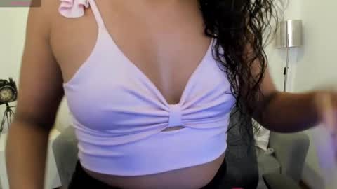 Lesly  online show from 3, 3, 2025