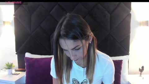 Snapshot of letiziia_sky chatting on 25, 5, 2026 letiziia online show from 25, 5, 2026