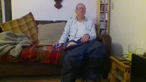 Snapshot of letmestrip chatting on 5, 2, 2025 paul online show from 5, 2, 2025