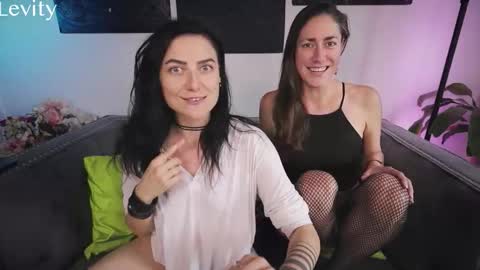 Snapshot of levity_opossum chatting on 14, 10, 2025 Levity online show from 14, 10, 2025