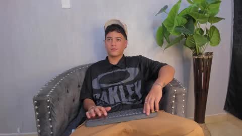 Snapshot of levy_steve chatting on 25, 1, 2025 LevySteven online show from 25, 1, 2025