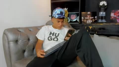 Snapshot of levy_steve chatting on 23, 2, 2025 LevySteven online show from 23, 2, 2025