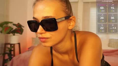Lexi  online show from 11, 9, 2025