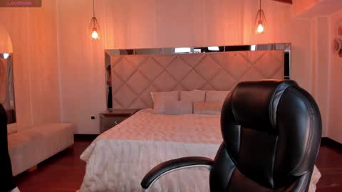 Lexie  online show from 23, 12, 2024