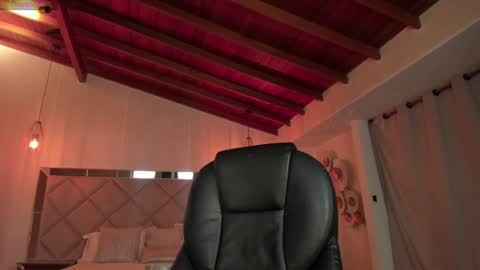 Lexie  online show from 28, 1, 2025