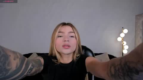 Lexie  online show from 11, 7, 2026