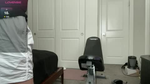 Dromaeosaurex online show from 4, 10, 2025