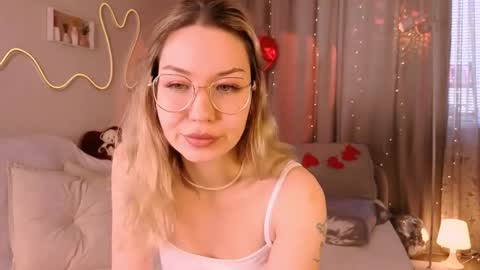 Lily online show from 4, 3, 2026