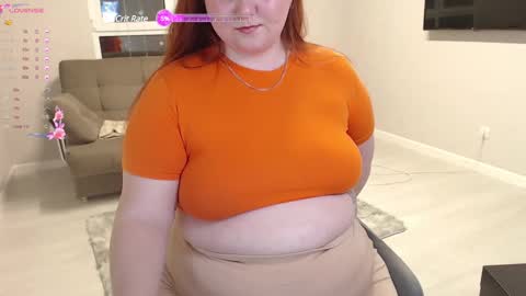 Snapshot of leyaloveee chatting on 4, 3, 2025 Your Leya online show from 4, 3, 2025