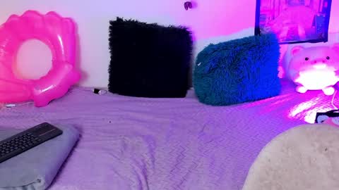Leyla Miller online show from 3, 6, 2026