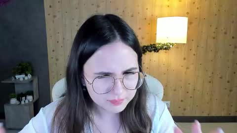 leylamirage online show from 2, 2, 2026