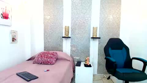 Snapshot of leyli_ass chatting on 16, 1, 2025 leyli_ass online show from 16, 1, 2025