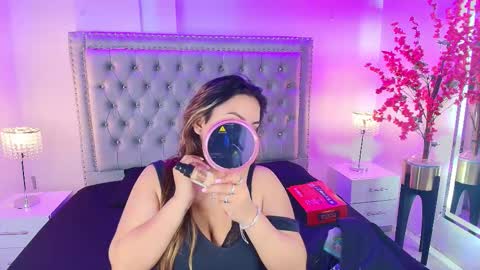 Snapshot of lia_adamsss chatting on 18, 9, 2025 Lia online show from 18, 9, 2025