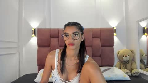 Snapshot of lia_girl2 chatting on 11, 1, 2025 Lia online show from 11, 1, 2025