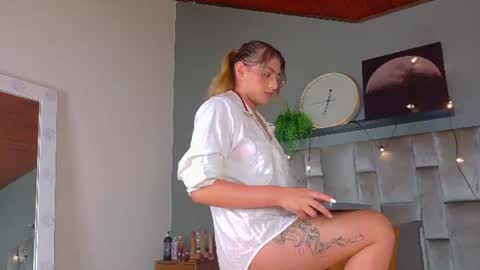 Snapshot of liaamoretti__ chatting on 7, 7, 2026 L I A online show from 7, 7, 2026