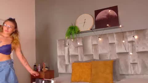 Snapshot of liaamoretti__ chatting on 10, 7, 2026 L I A online show from 10, 7, 2026