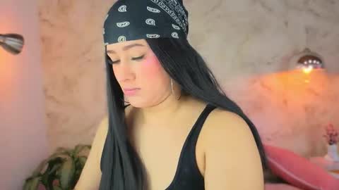 Snapshot of liacox chatting on 4, 12, 2025 Lia Cox online show from 4, 12, 2025