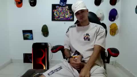 Snapshot of liam_andres12 chatting on 7, 6, 2026 Andres online show from 7, 6, 2026