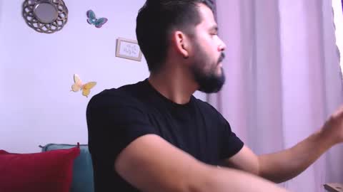 liam_borges online show from 4, 2, 2025
