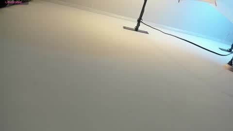 LIAM KLEIN online show from 3, 2, 2025