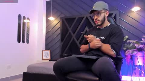 LIAM KLEIN online show from 4, 10, 2025