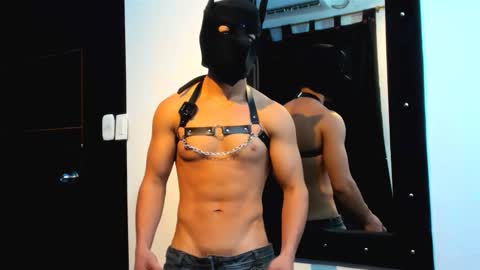 liam_knight online show from 24, 10, 2025