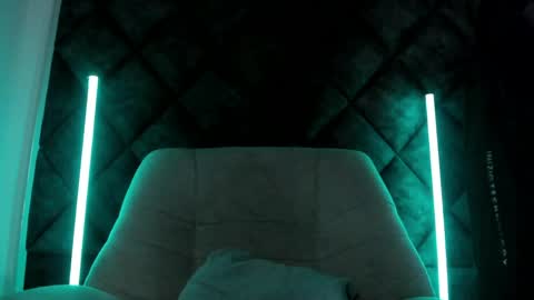 Liam twink big dick online show from 11, 5, 2026