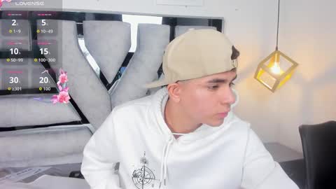 lianfox_ online show from 1, 11, 2025